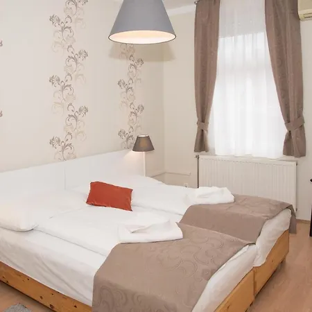 Bed & Breakfast Astoria Panzio 2*
