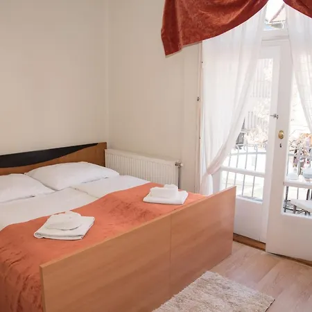 Bed & Breakfast Astoria Panzio