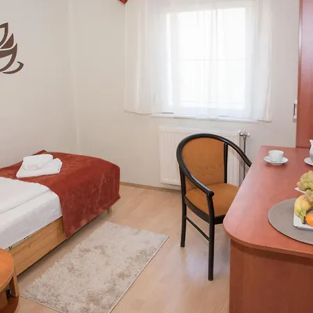 Astoria Panzió Bed & Breakfast