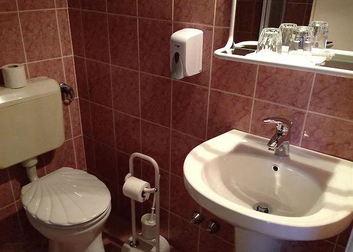 Astoria Panzio לינה וארוחת בוקר Hévíz