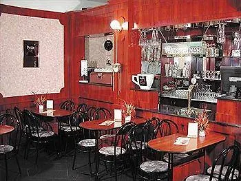 Astoria Panzio לינה וארוחת בוקר 2*