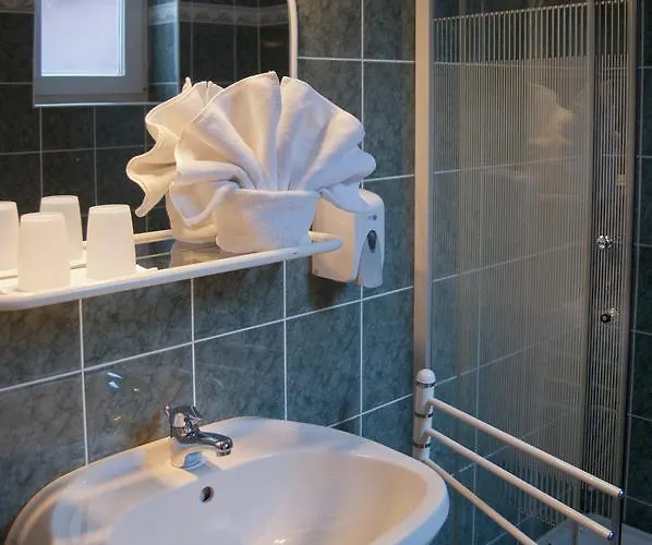 Astoria Panzio לינה וארוחת בוקר